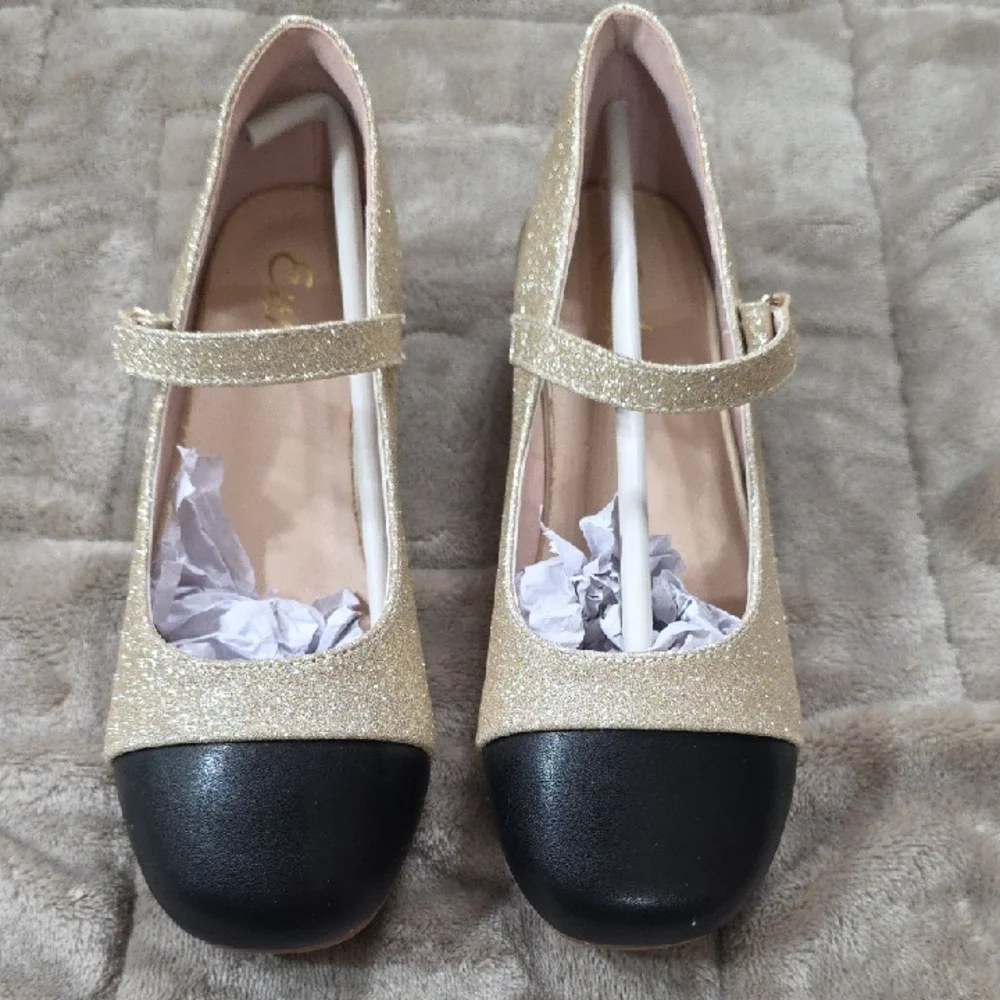 NWOT Eithy Girls Christmas Shoes Sparkly Gold/Black Low Heel Strap Fancy Sz 3